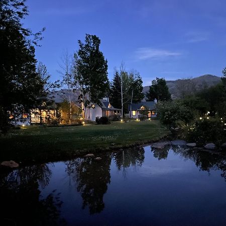 Apple Orchard Inn Hermosa Esterno foto