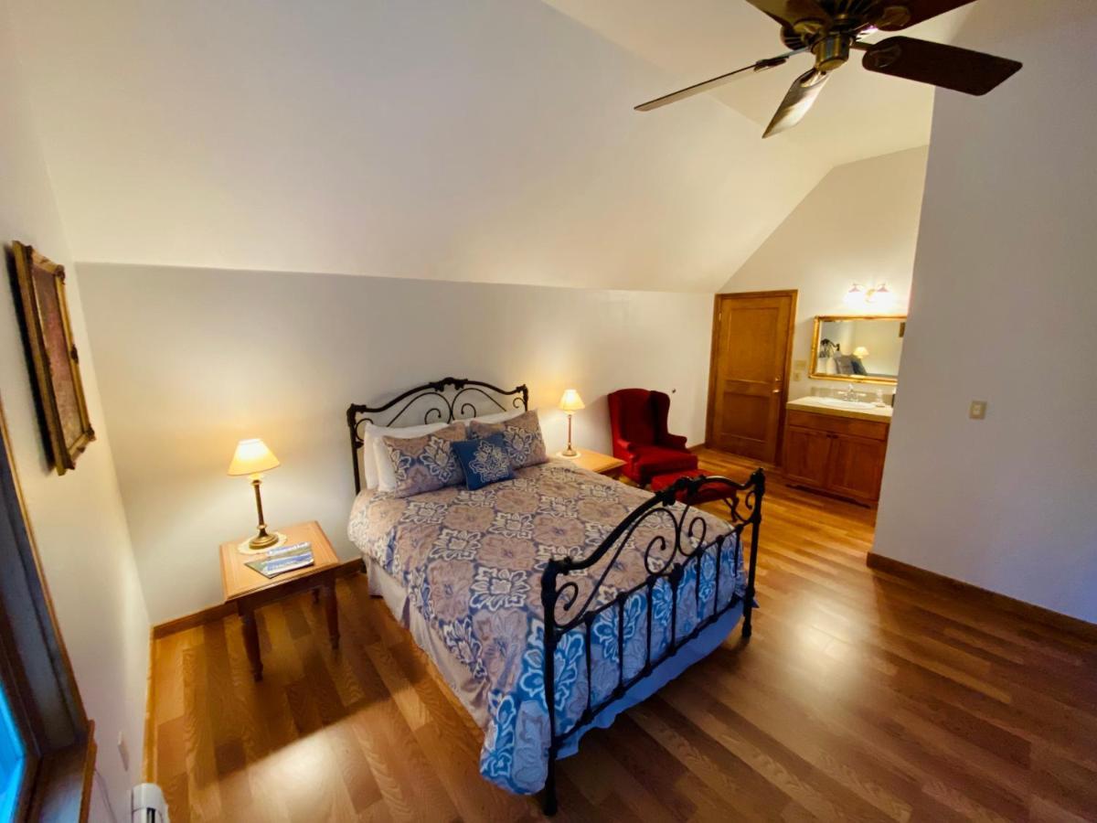 Apple Orchard Inn Hermosa Esterno foto