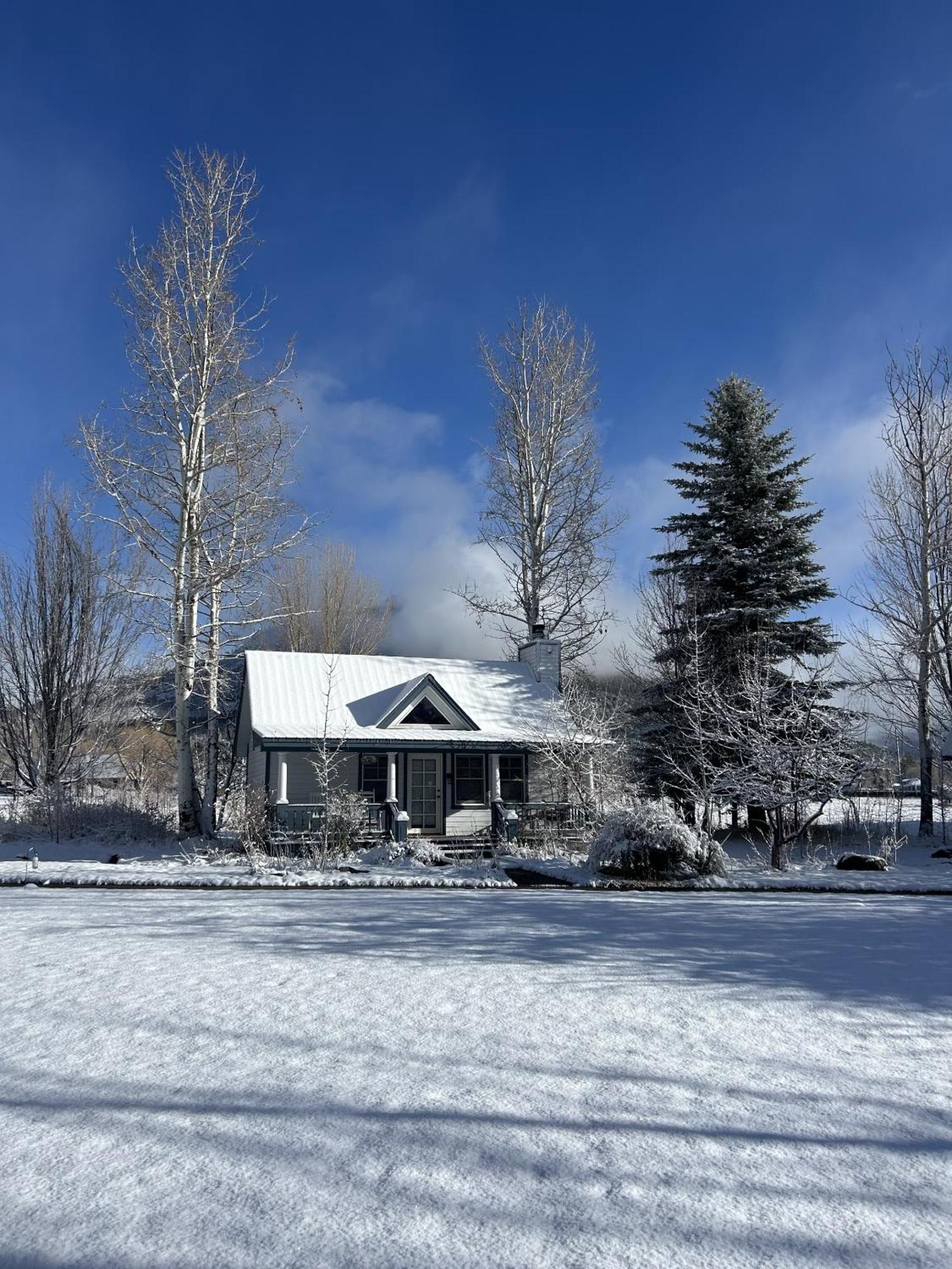 Apple Orchard Inn Hermosa Esterno foto